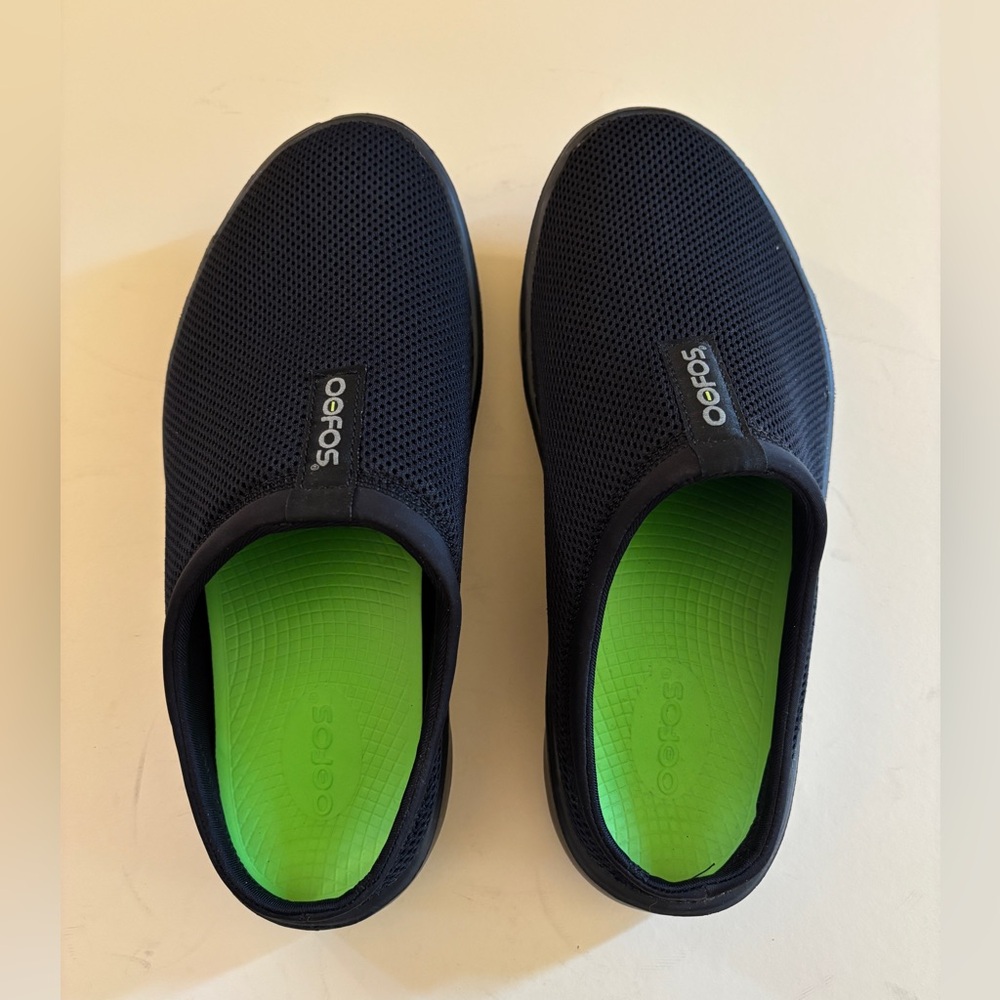 OOFOS OOcoozie Sport recovery mule, black, US women's size 10